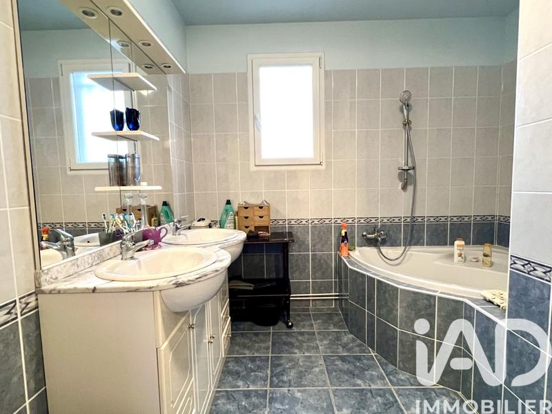 Maison - 179 m² - 8 pièces