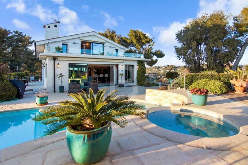 Villa - 358 m² - 9 pièces