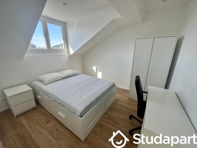 Chambre - 11 m² - 1 pièce