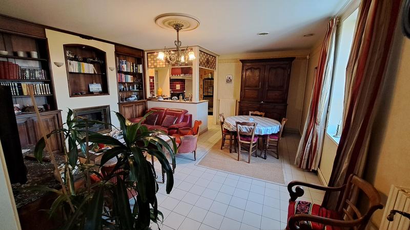 Maison ancienne - 265 m² - 8 pièces