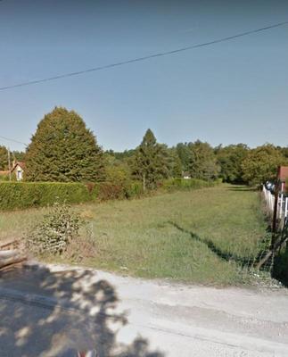 Terrain constructible - 738 m²