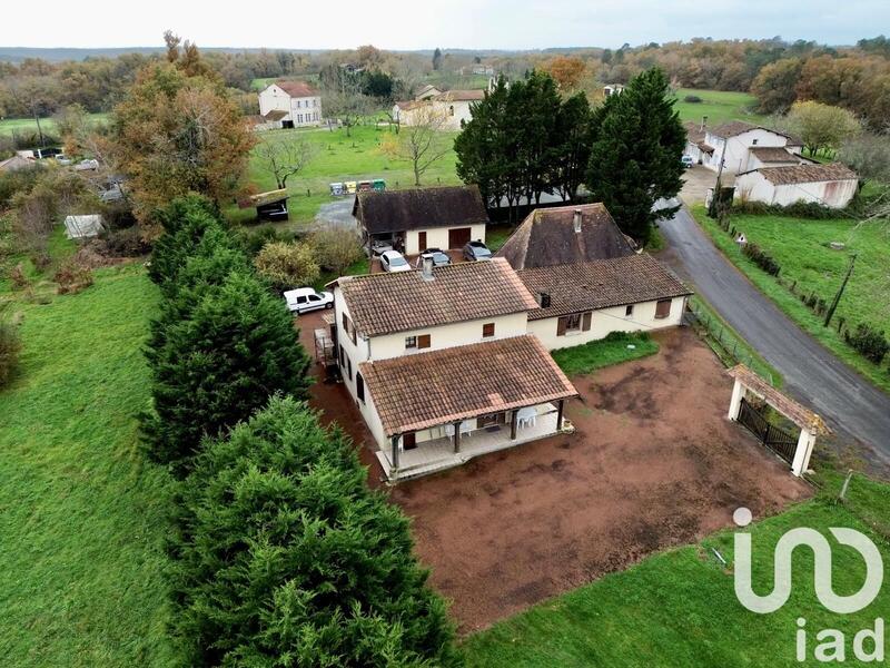 Maison de village - 215 m² - 9 pièces