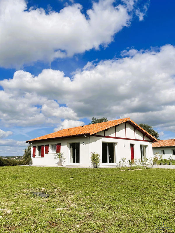 Maison - 96 m² - 4 pièces