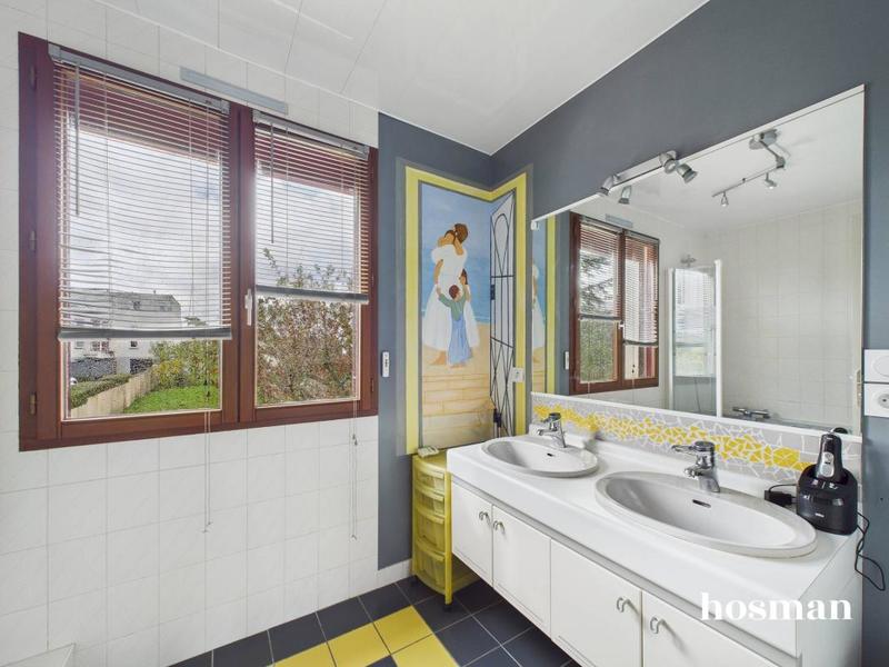 Maison - 130 m² - 6 pièces