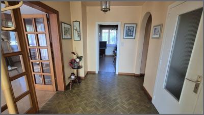 Maison - 185 m² - 10 pièces