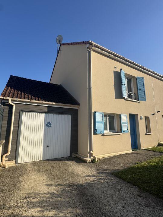 Maison - 90 m² - 4 pièces