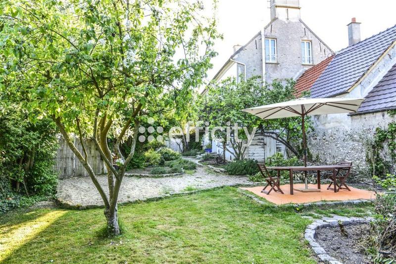 Maison - 260 m² - 8 pièces