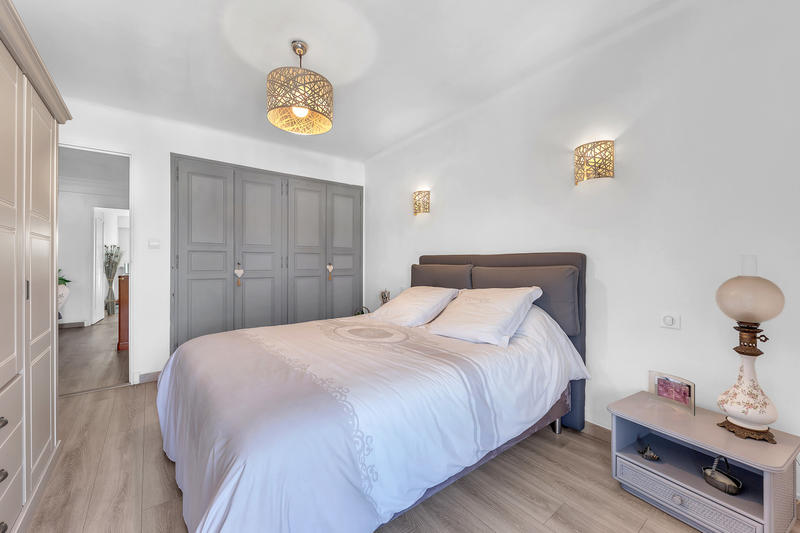 Appartement - 85 m² - 4 pièces