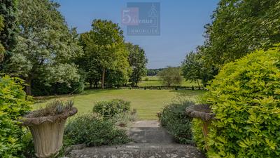 Maison - 430 m² - 11 pièces