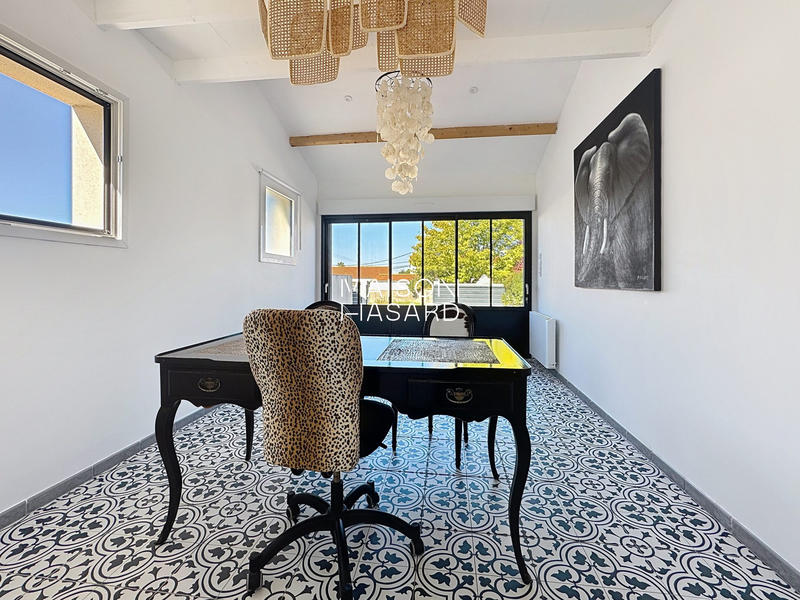 Maison contemporaine - 202 m² - 7 pièces