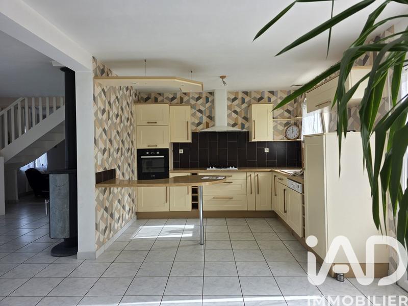 Maison - 141 m² - 6 pièces