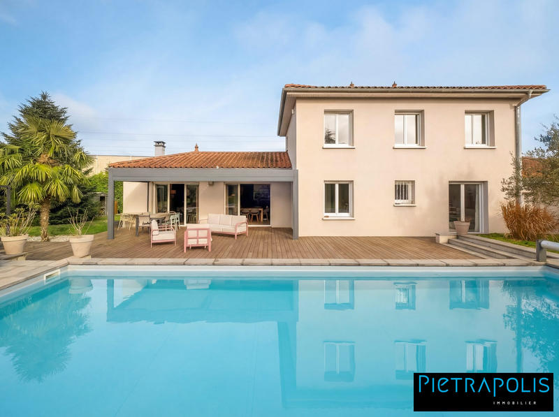 Maison contemporaine - 226 m² - 8 pièces