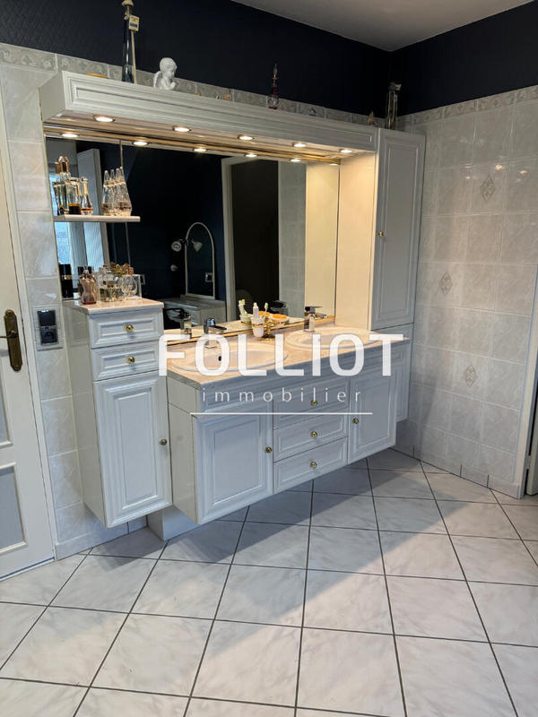 Maison - 142 m² - 7 pièces