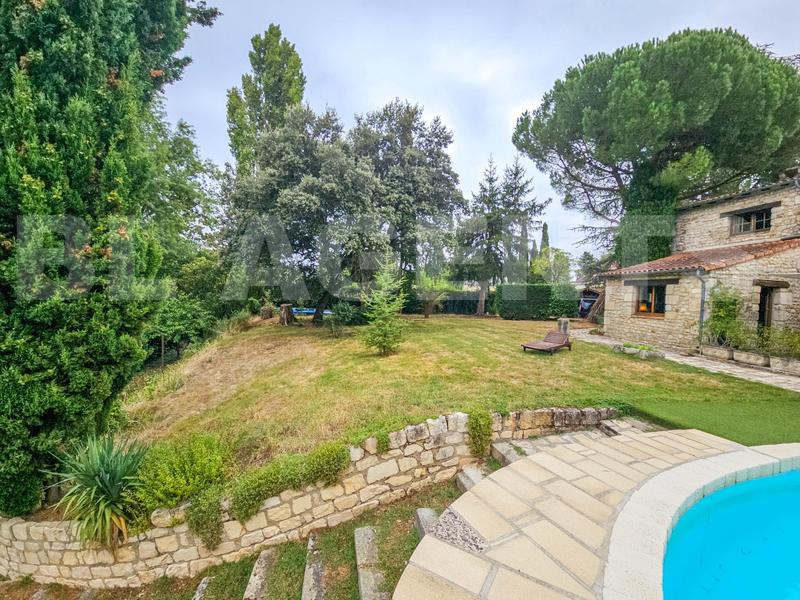 Maison en pierre - 282 m² - 9 pièces