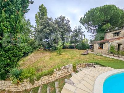 Maison en pierre - 282 m² - 9 pièces