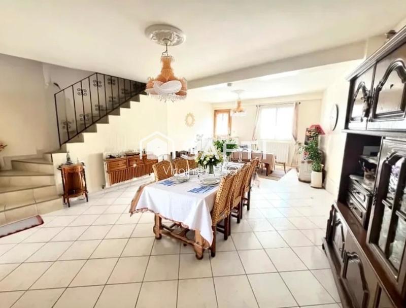 Maison - 93 m² - 5 pièces