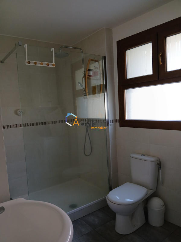 Maison - 225 m² - 8 pièces