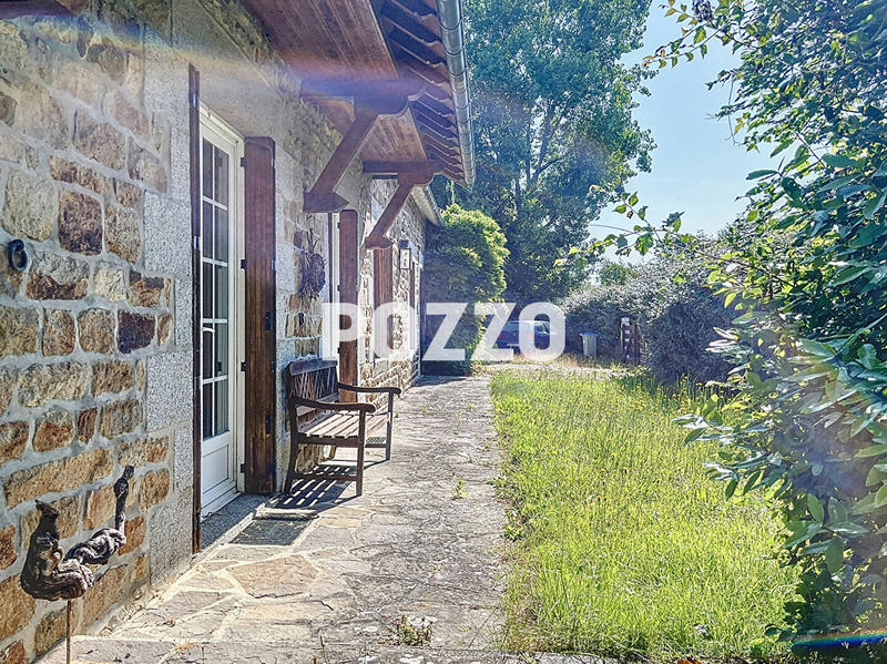 Maison - 210 m² - 8 pièces