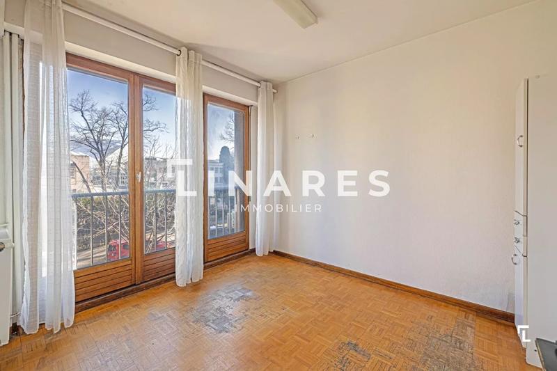 Magasins - 83 m² - 4 pièces