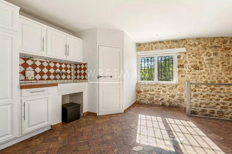 Propriété - 340 m² - 9 pièces