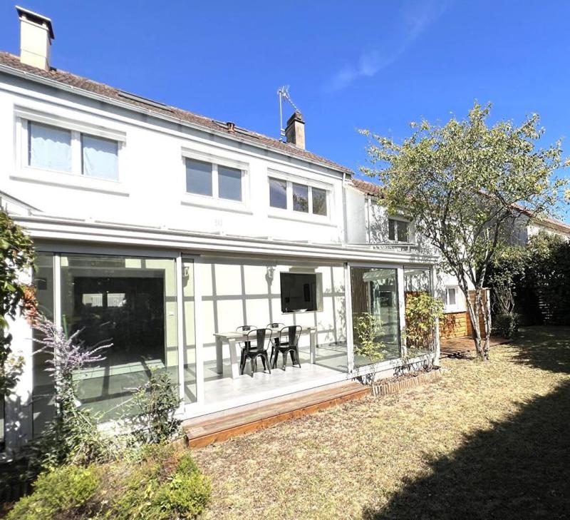 Maison - 153 m² - 9 pièces