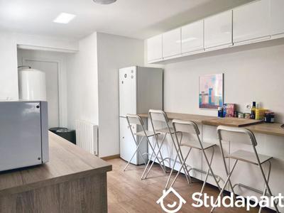 Chambre - 13 m² - 1 pièce