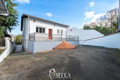 Maison - 257 m² - 10 pièces