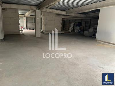 Local d'activité / Entrepôt - 1 200 m²