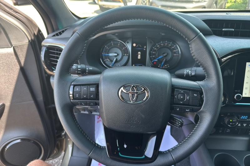 Toyota Hilux X-Tra d-4d 204 Bva Invinc