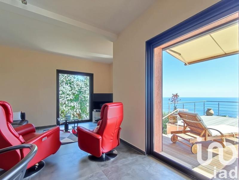 Maison - 215 m² - 7 pièces