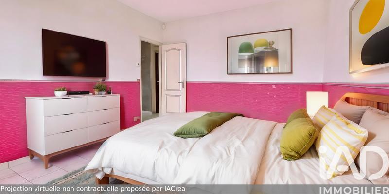 Maison - 303 m² - 15 pièces