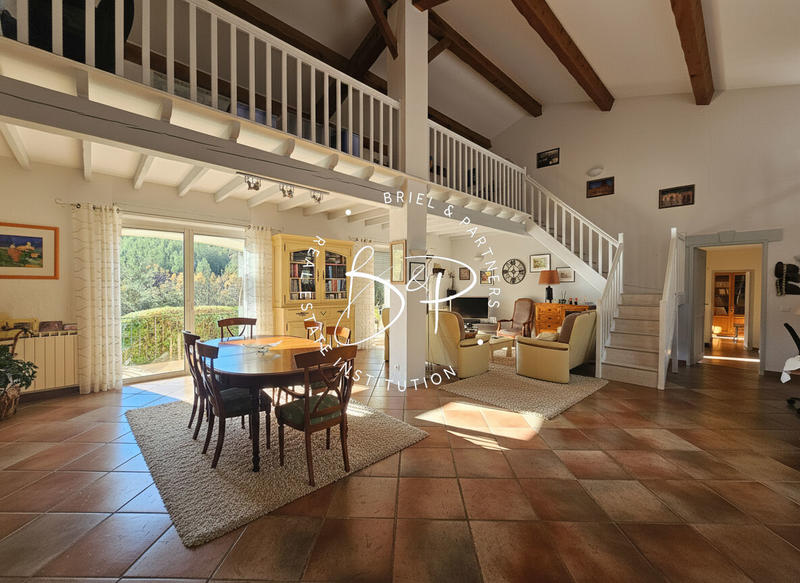 Maison - 190 m² - 6 pièces