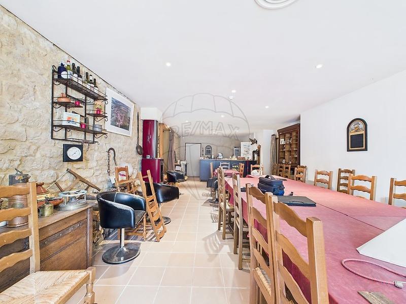 Maison - 295 m² - 6 pièces