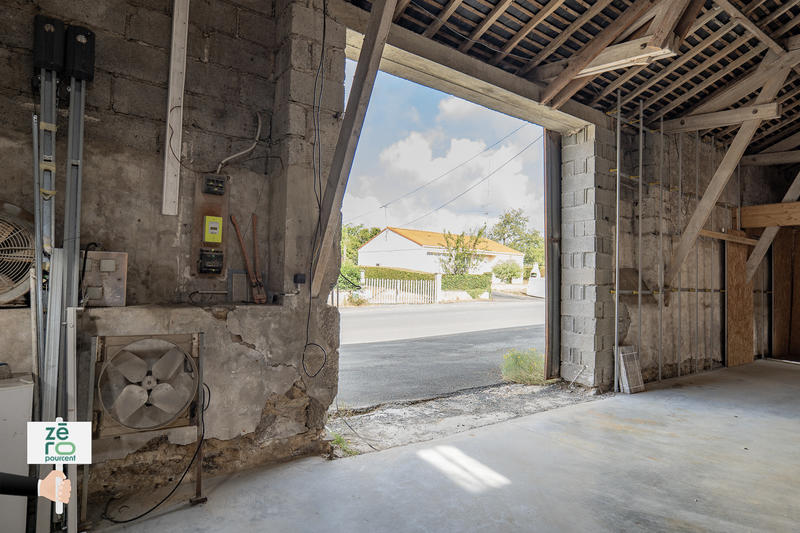 Local commercial - 147 m² - 1 pièce