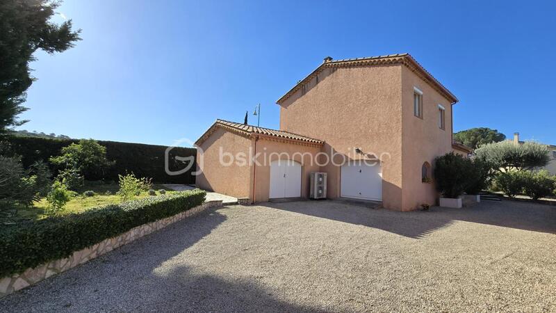 Maison traditionnelle - 107 m² - 4 pièces