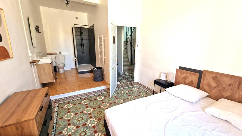 Maison - 240 m² - 7 pièces