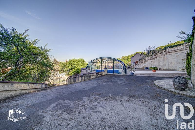 Maison - 251 m² - 8 pièces