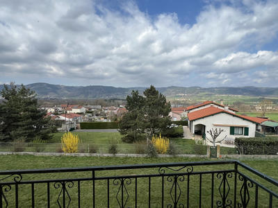 Maison - 110 m² - 10 pièces