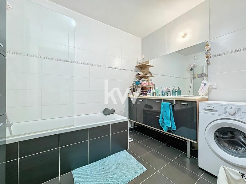 Appartement - 92 m² - 4 pièces