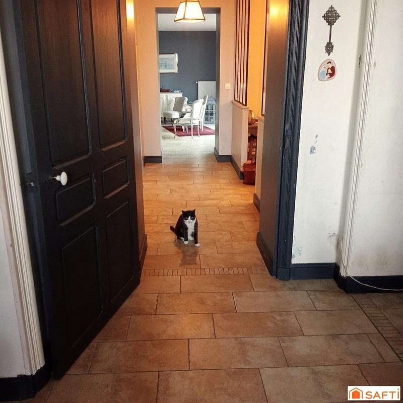 Maison - 254 m² - 9 pièces