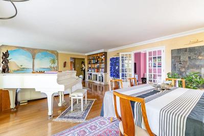 Appartement - 177 m² - 6 pièces