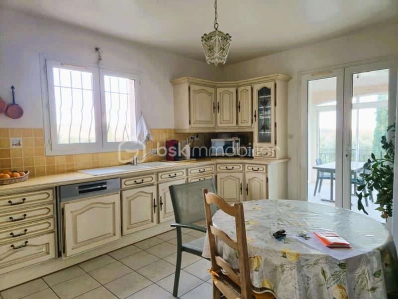 Maison traditionnelle - 235 m² - 8 pièces