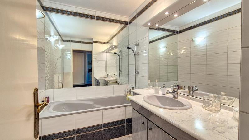 Appartement - 100 m² - 4 pièces