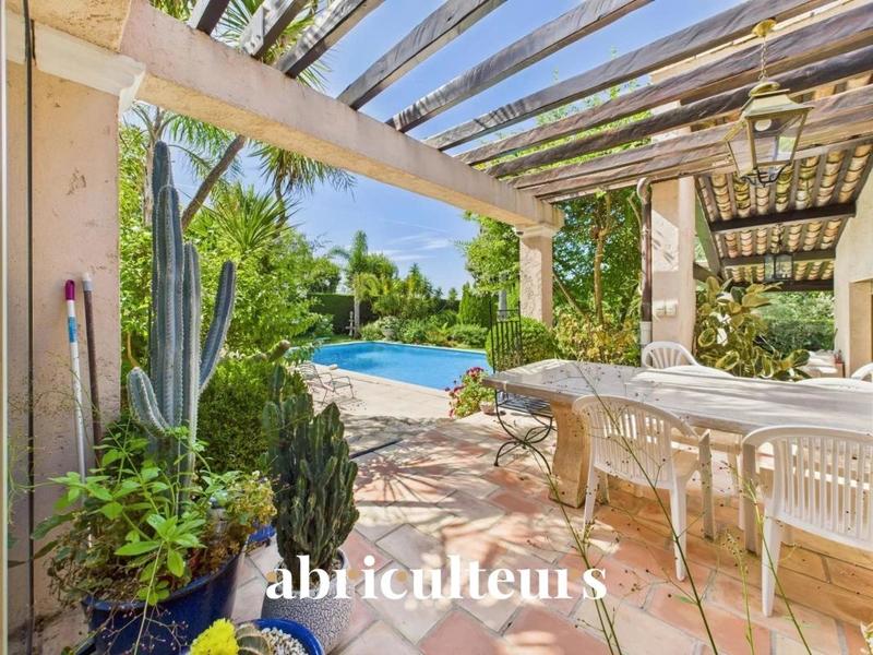 Maison ancienne - 276 m² - 7 pièces