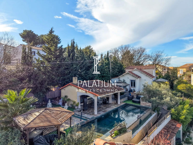 Maison - 221 m² - 5 pièces