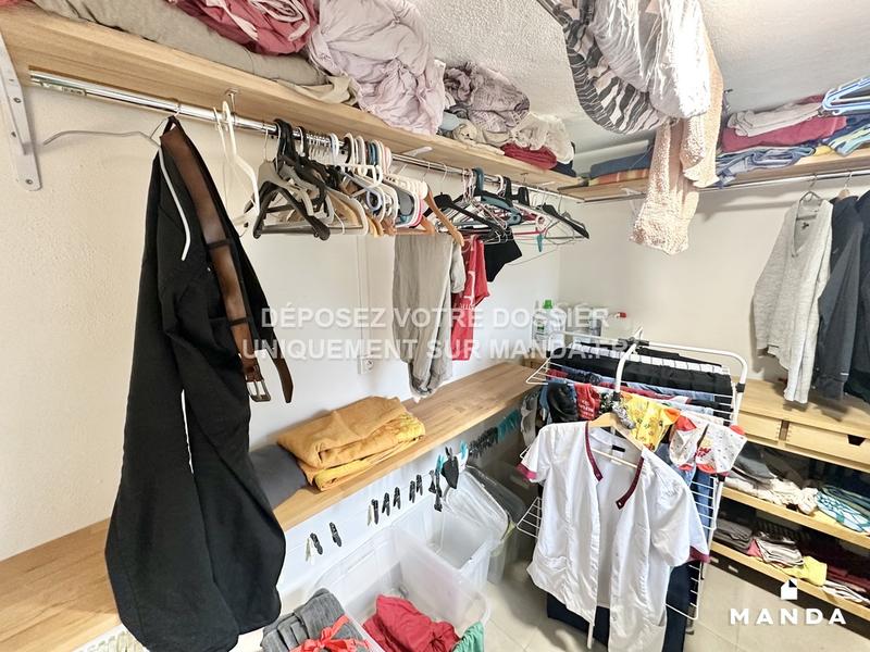 Chambre - 12 m² - 10 pièces