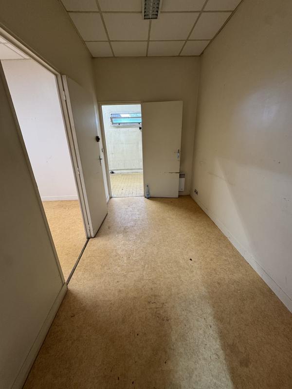 Local commercial - 87 m² - 3 pièces