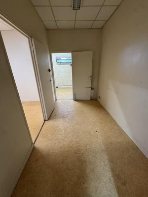 Local commercial - 87 m² - 3 pièces