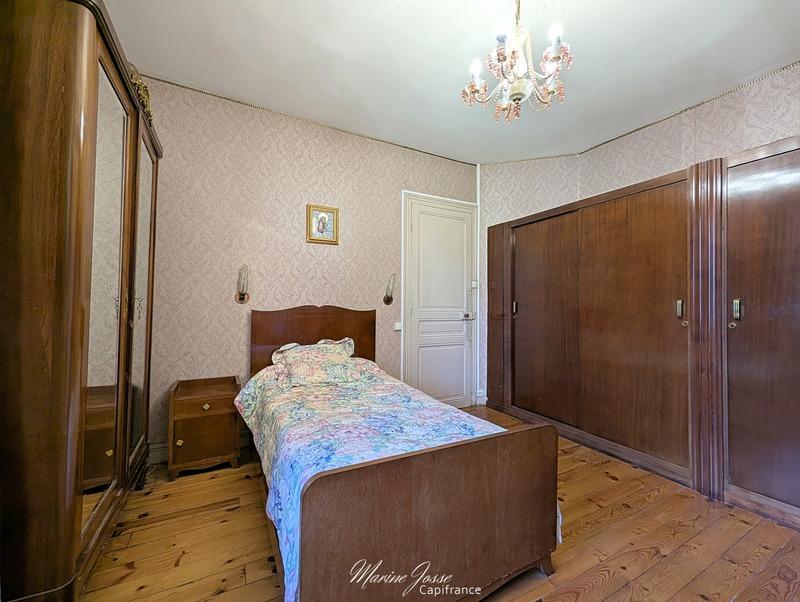 Maison - 186 m² - 7 pièces