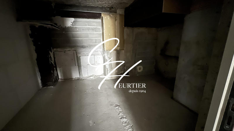 Local commercial - 317 m²